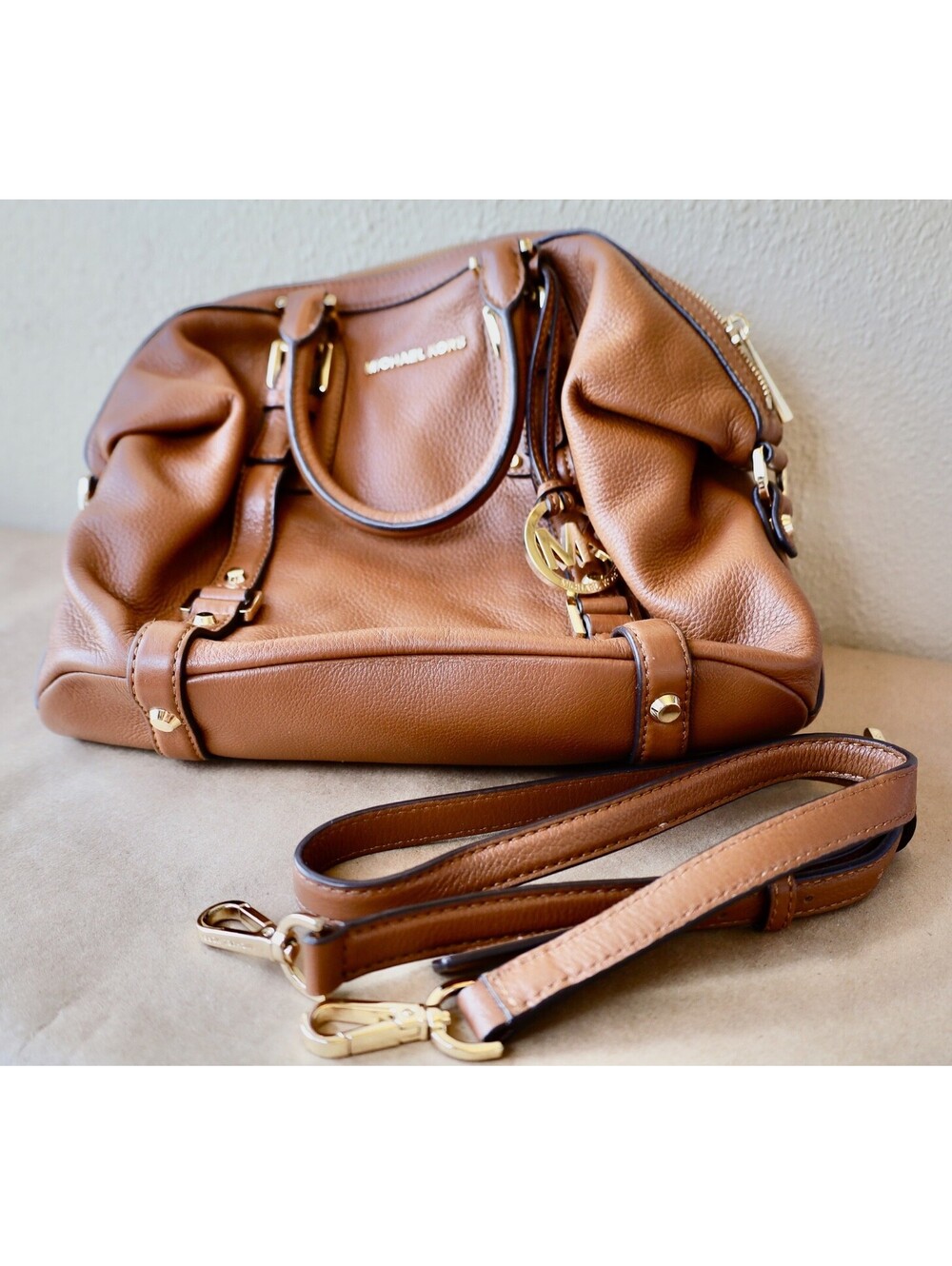 Michael Kors Crossbody Wm's Purse Brown Great Looks New - Picture 8 of 8